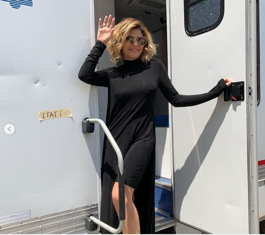 El rol de Itatí Cantoral requiere distintos cambios de imagen durante la historia y por ello se ha sometido a minuciosas jornadas en las que el área de maquillaje y peluquería la ha transformado.