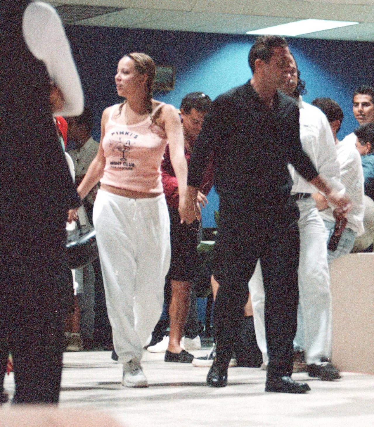 'El Sol' y Mariah sostuvieron un ardiente romance de 1998 a 2001. Cabe destacar que ninguno de ellos hizo declaraciones públicas relacionadas con su ruptura.