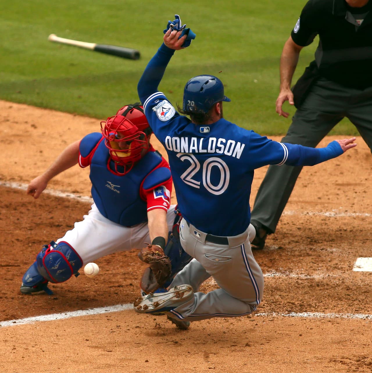 Finalmente, tras el altercado, Texas ganó 7 a 6 a Toronto. Ambos jugadores podrían ser multados y suspendidos