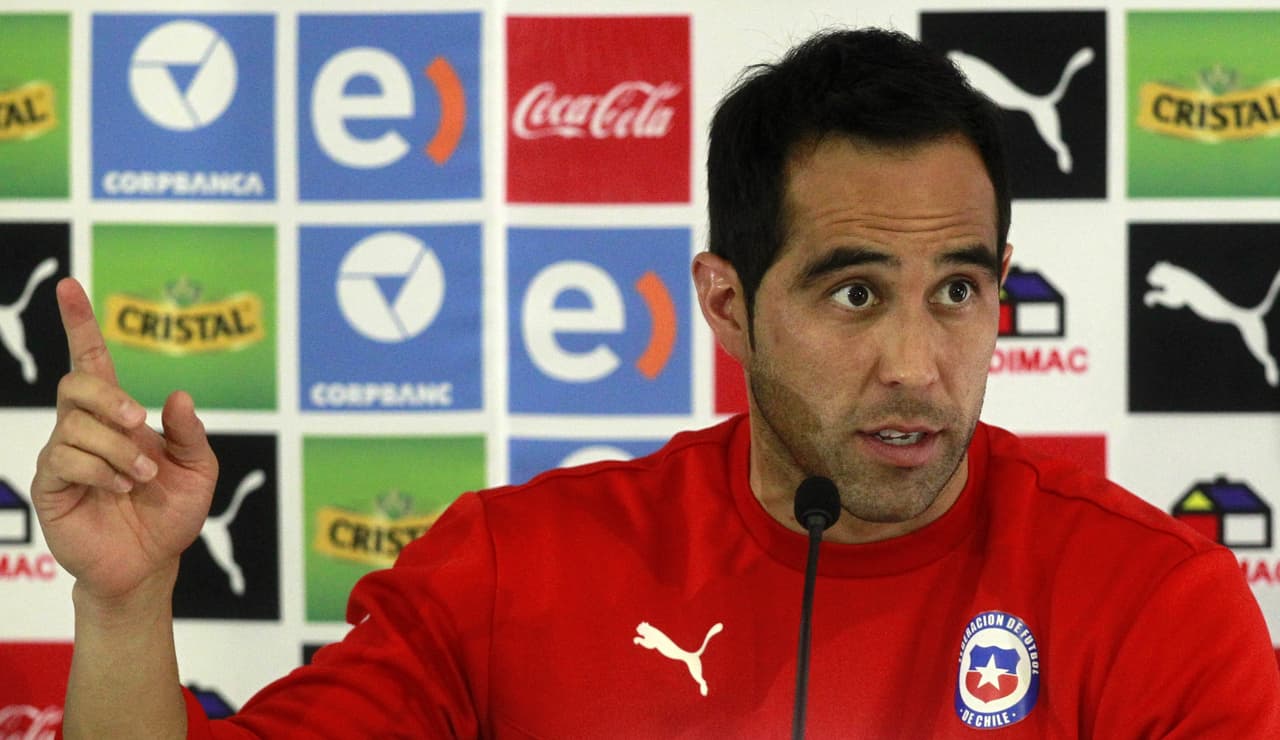 Claudio Bravo pide a Chile dejar atrás título de Copa América para recibir a Brasil
