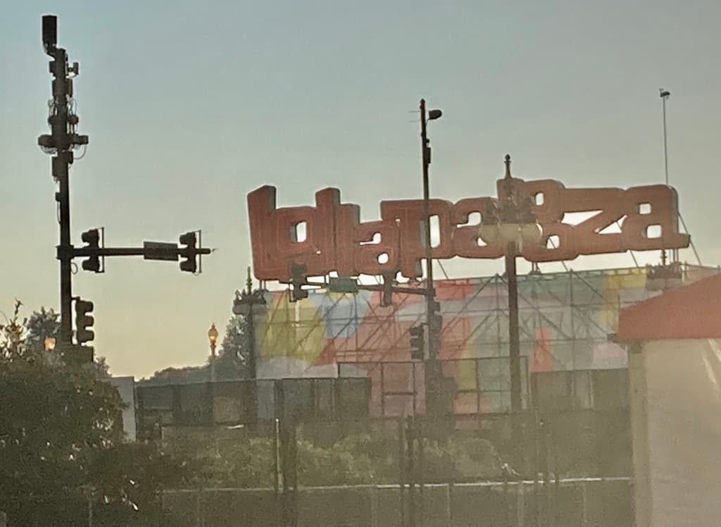 El sol acompaña el primer día de Lollapalooza.