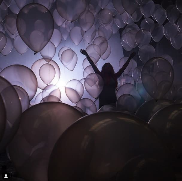 Así la vimos grabando el tema 'Mi Verdad' con varios meses de embarazo.