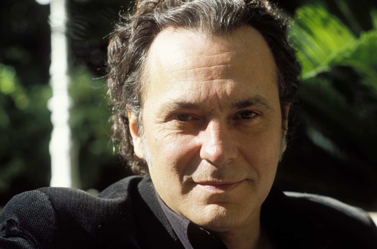 El reconocido actor español, ganador del Premio Goya, llega a la pantalla de UniMás en El Príncipe como el apuesto y veterano policía Fran ¿Dejarías que te capture?