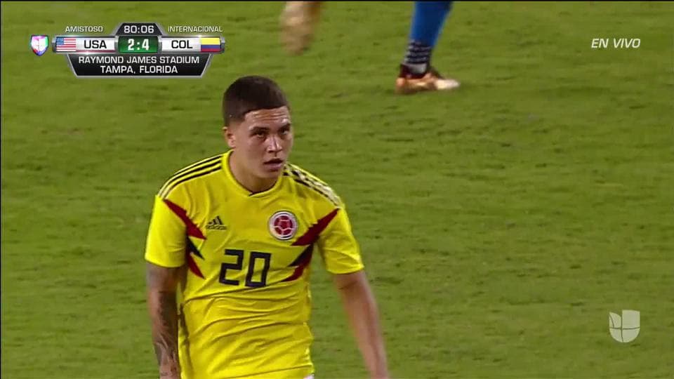 ¡CERCA!. Juan Quintero disparó que se estrella en el poste.