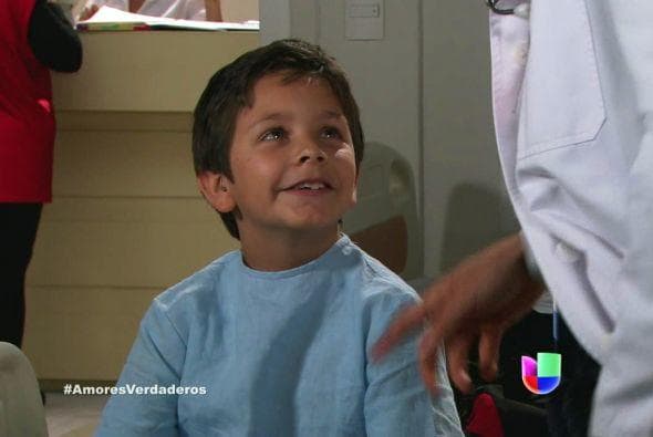 Después de participar en diferentes teleseries dentro de Televisa, su segunda gran oportunidad dentro de las telenovelas vino cuando el productor Carlos Moreno lo llamó para darle vida a 'Alfonso Fonseca', esto dentro de la novela '
<b>A que no me dejas</b>'.