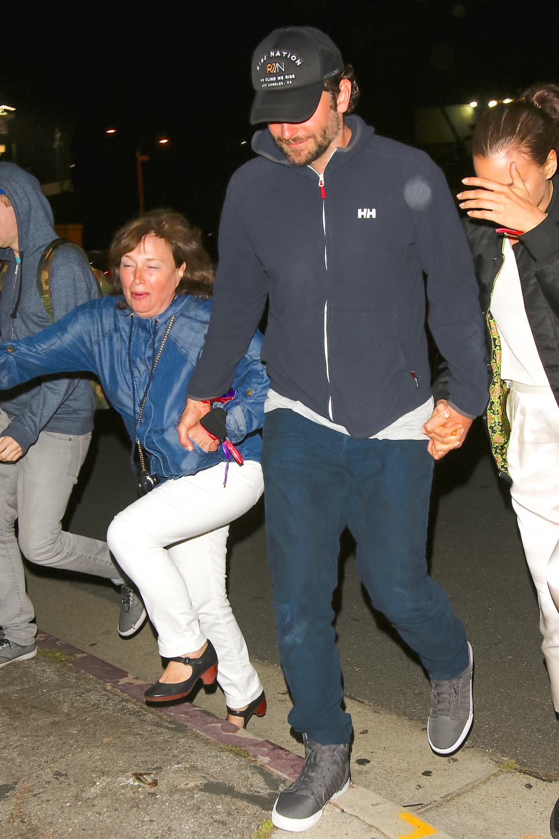 Afortunadamente Cooper la llevaba bien agarrada.