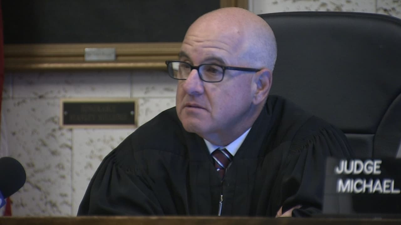 Juez desestima demanda en la que Regalado pedía la descalifiación de Carlos Giménez