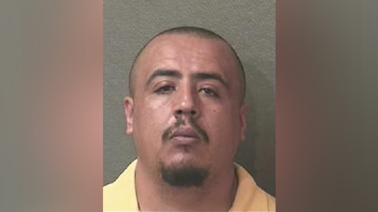 <b><a href="https://www.houstontx.gov/police/nr/2013/mar/nr032513-6.htm" target="_blank">Víctor Buenrostro</a></b>, miembro de la pandilla 'La Tercera Crips' (TLC) y es buscado por asesinato.