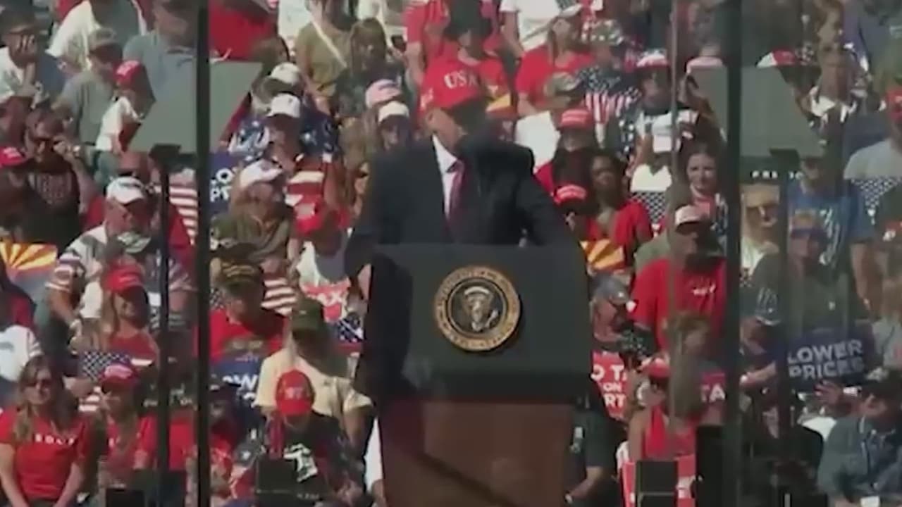 Trump pide el voto en Arizona y llama a mantener la mayoría republicana en el Congreso