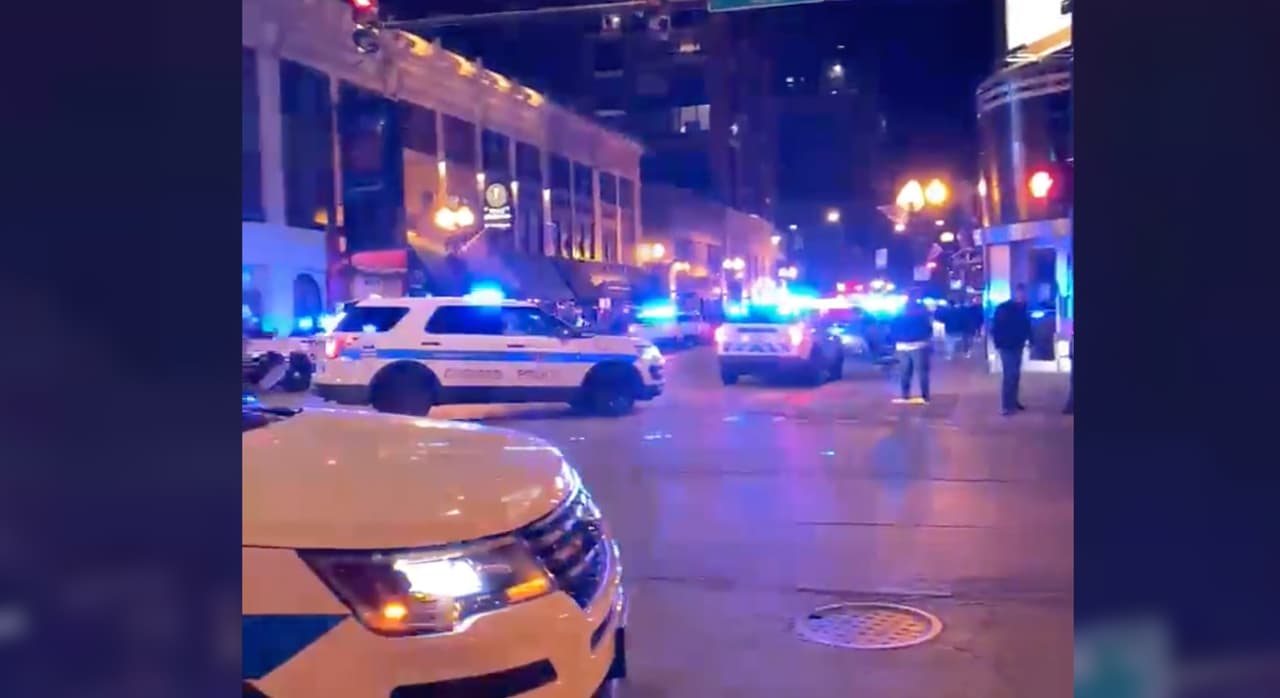 Dos policías son agredidos durante pelea en bar de Chicago