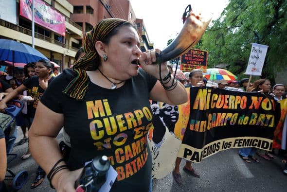 Es esta una de las razones por las que se pueden generar familias disfuncionales y niños traumatizados, describen los expertos.