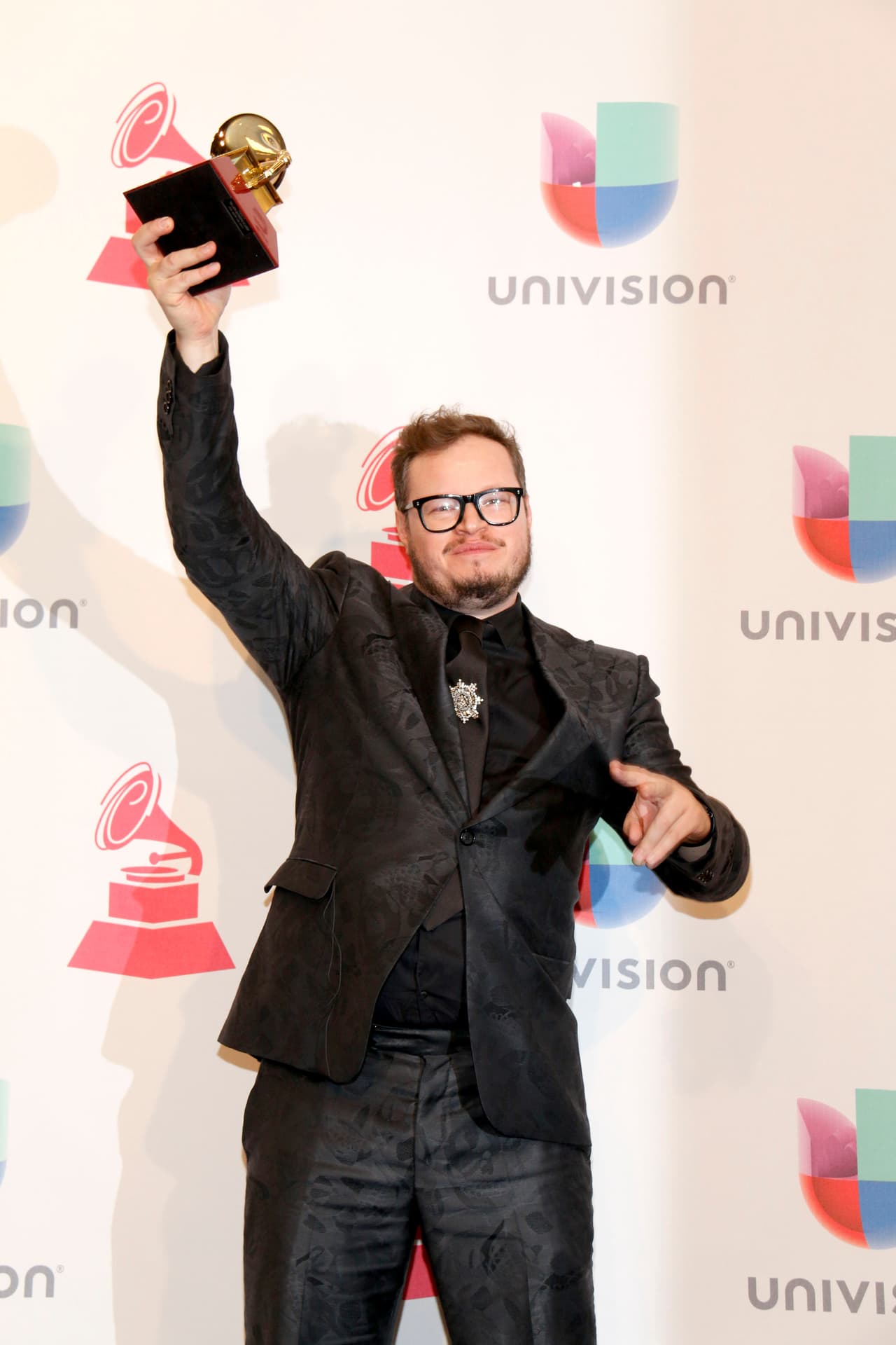 Leonel ganó el galardón por "CANCION DEL AÑO" con "Hasta la raíz", una colaboración con Natalia Lafourcade.