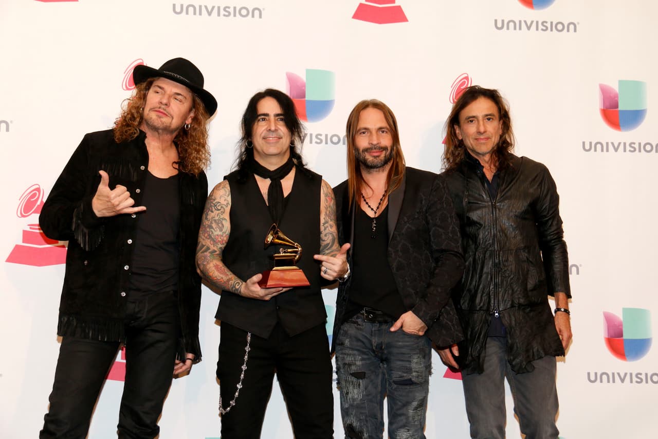 Maná, ganadores de "MEJOR ALBUM POP ROCK" con “Cama incendiada”.