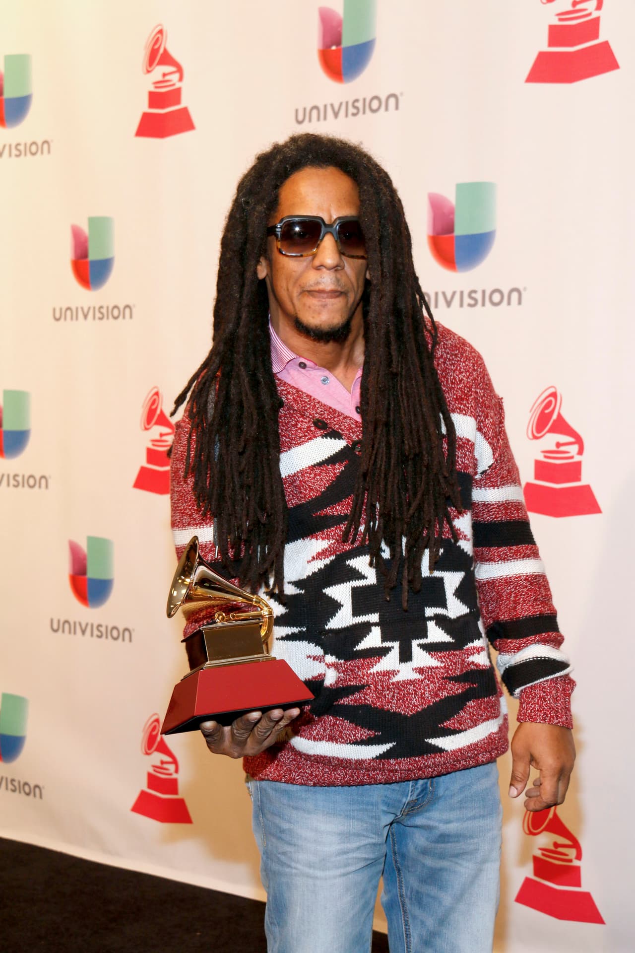 Tego Calderón ganó "MEJOR ALBUM DE MUSICA URBANA" con “El que sabe sabe”.