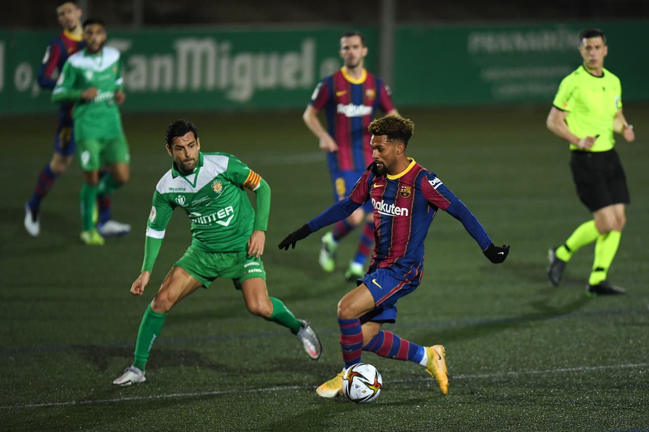 Tras jugar con Barcelona, Cornella reporta brote de COVID