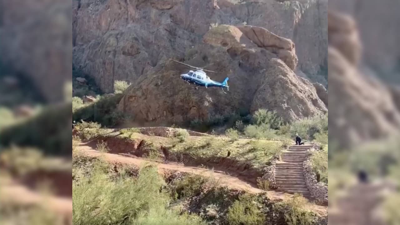 Captado en cámara: rescate de excursionista en la montaña Camelback