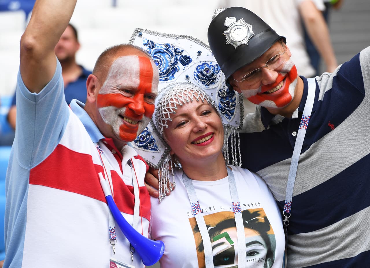 La fiesta y el colorido se viste de alegría entre los hinchas en el enfrentamiento entre Suecia e Inglaterra en los cuartos de final, la definición del tercer semifinalista del Mundial de Rusia 2018.