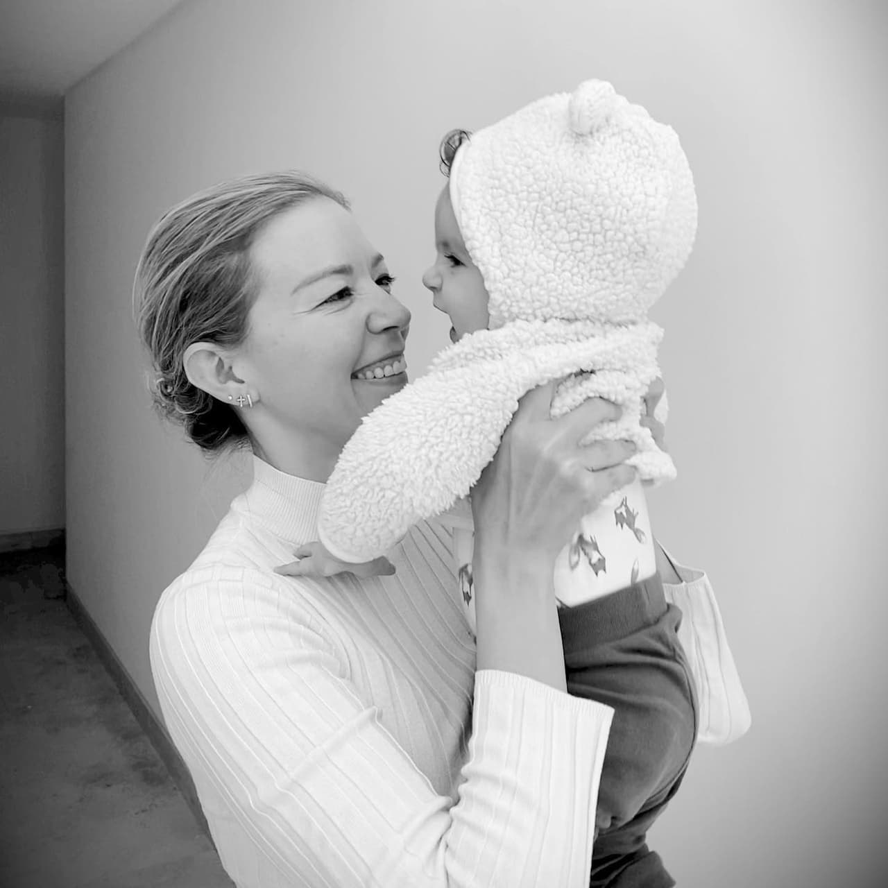 Aunque en este tiempo Fernanda y Liam han lidiado con problemas de salud, actualmente los dos se encuentran estables. De hecho, en abril pasado él ya dio sus primeros pasos.
<br>