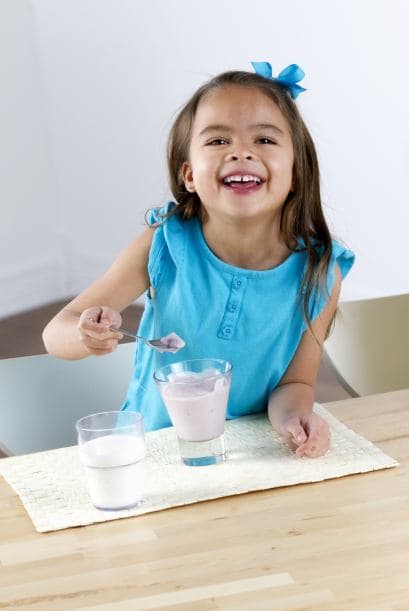 Desde que mi hija cumplió tres años y comenzó a sentirse "grande" para hacer algunas cosas sola, se ha repetido la escena en la que le pido que ordene sus juguetes, y ella se niega a hacerlo.