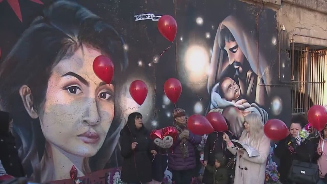 <b>23 de abril de 2022</b>. Este sábado se cumplirán tres años del caso, sin que la familia de Marlen Ochoa haya encontrado justicia por su asesinato y la consecuente muerte del pequeño Yadiel. Hasta este viernes, las autoridades no han informado sobre avances en el juicio de 
<b>Clarisa y Desiree Figueroa</b>, con 
<b>Piotr Bobak</b>. 
<br>