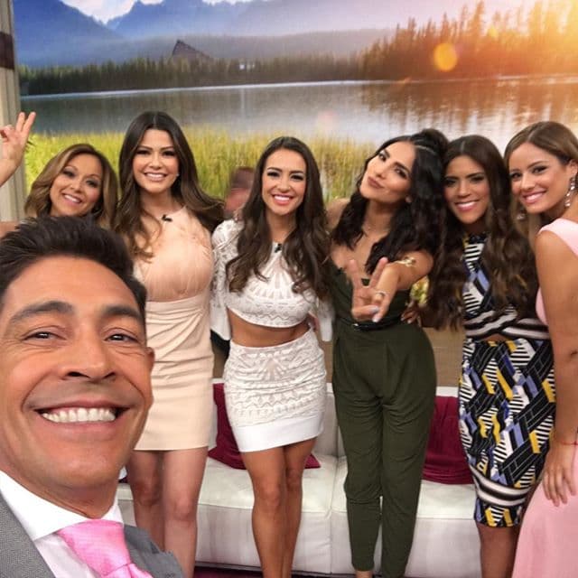 Despertamos con la casa llena de bellezas. (Abril 11, 2016)