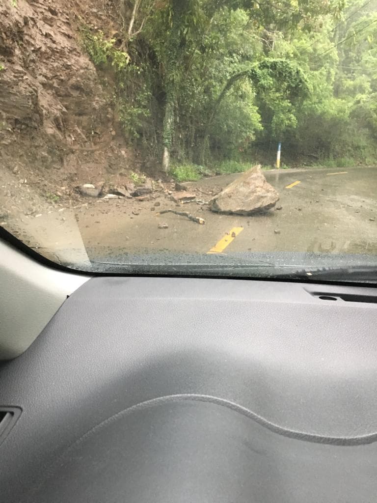 Así luce la carretera PR-14 de Aibonito a Coamo