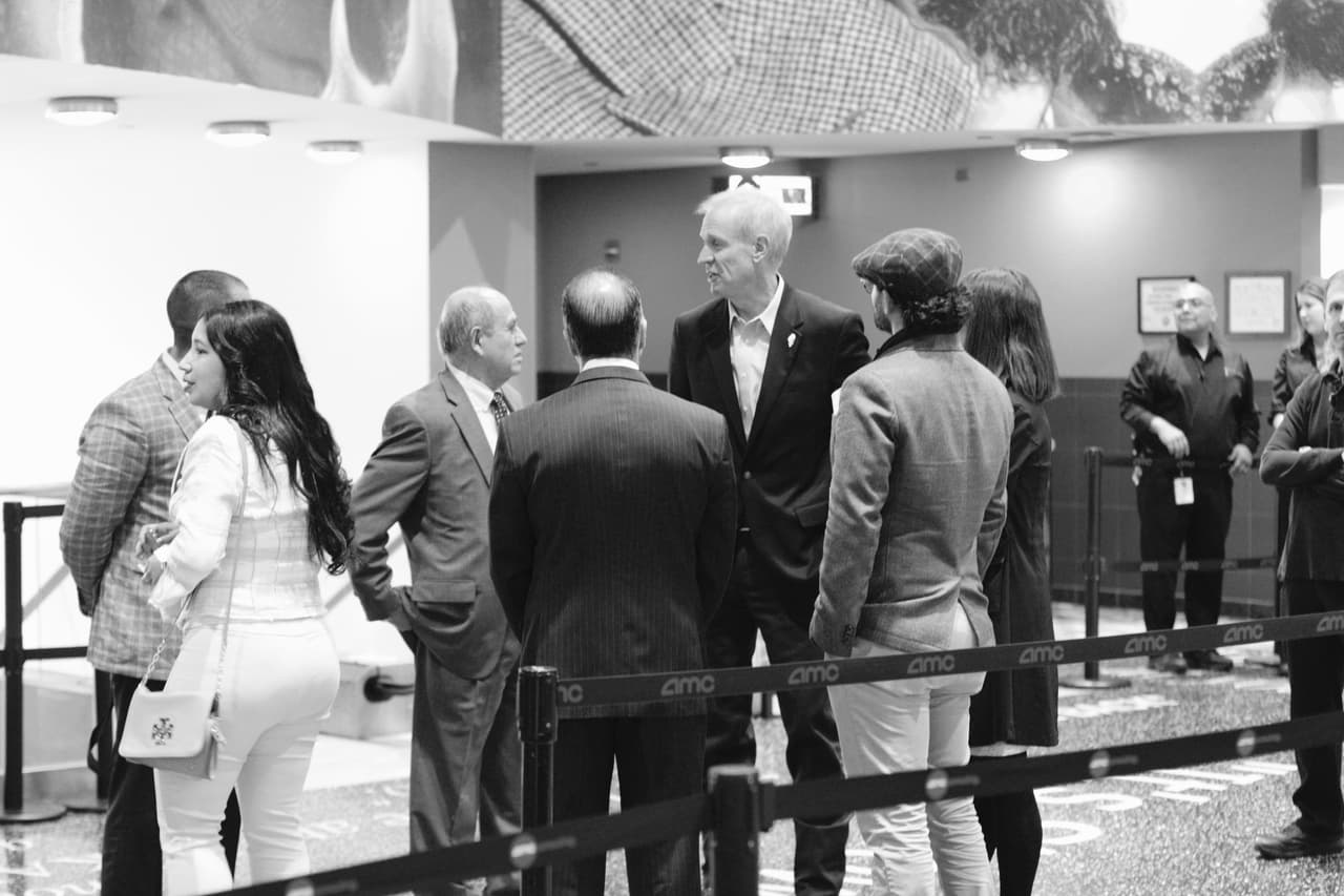 Bruce Rauner, gobernador de Illinois, también dijo presente.