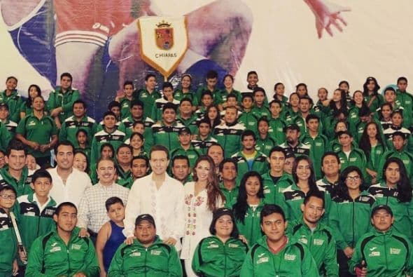 Ahora está totalmente enfocada a apoyar a su esposo en su carrera política.