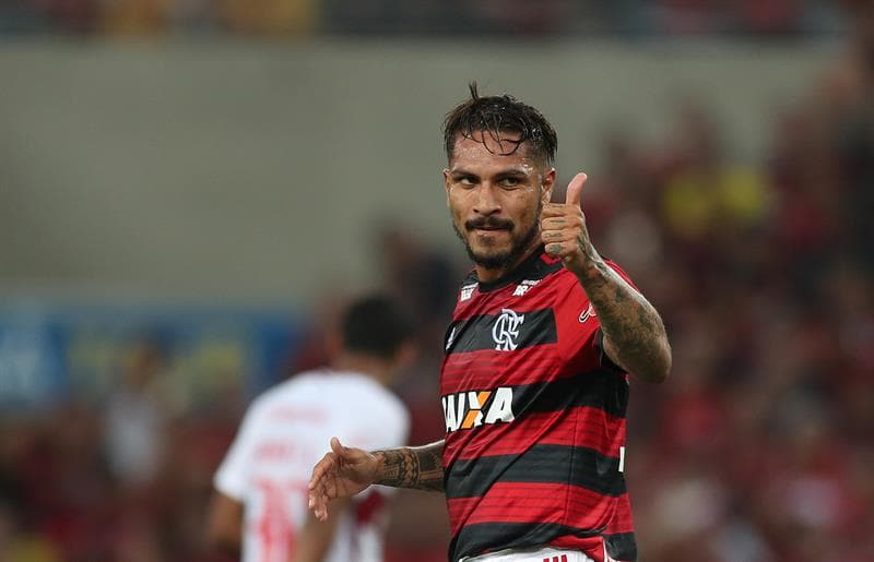 Paolo Guerrero fue ovacionado por los hinchas del Flamengo.