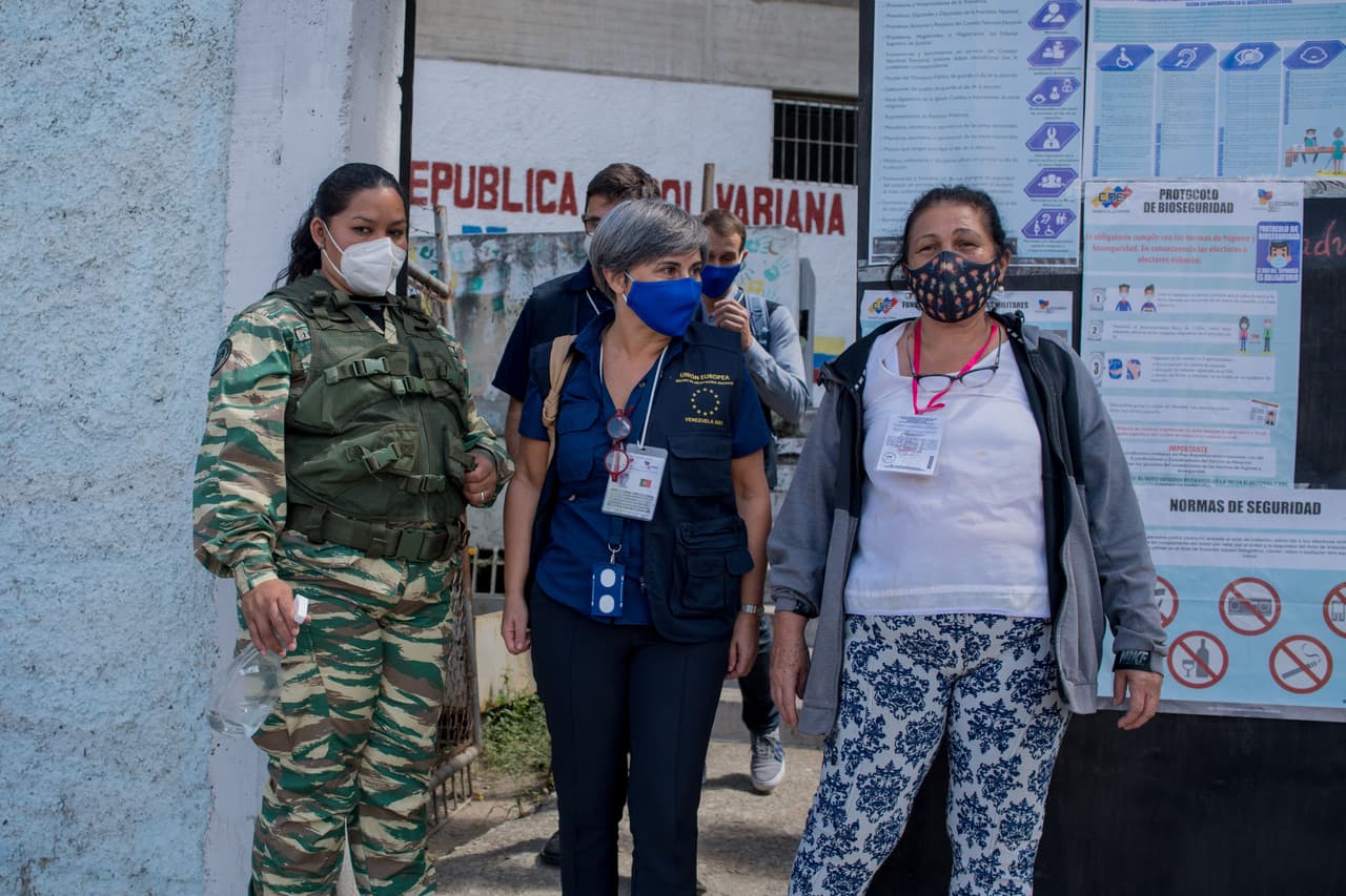 Luego de varios procesos electorales sin observadores internacionales, una misión de la Unión Europea viajó a Venezuela después de 15 años sin ir.