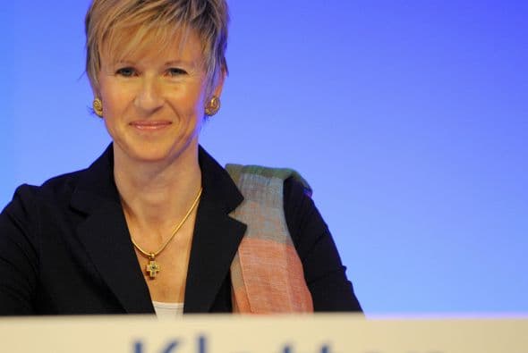 Susanne Klatten, con su fortuna de $17.400 millones, se ubica en el sexto lugar. Klatten heredó un 12.6% de BMW, la compañía automotriz de su padre, Herbert Quandt. Su fortuna creció 17.8% y está 49 en el listado de más ricos del mundo.
