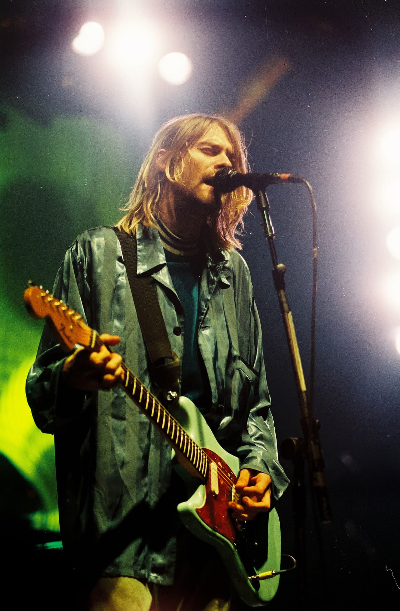 Kurt, al igual que Calvin, tenía una relación amorosa con una reconocida cantautora, que en este caso era Courtney Love.