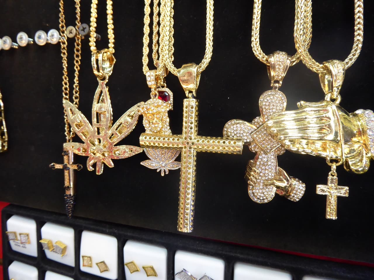 La joyería es parte del mundo de la mafia y ahora se emula en la cultura popular