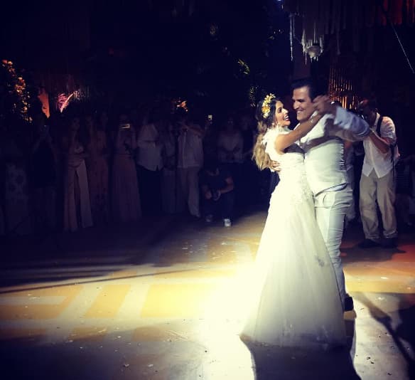 La feliz pareja se unió en una boda espectacular que se llevó a cabo en la Riviera Nayarit.