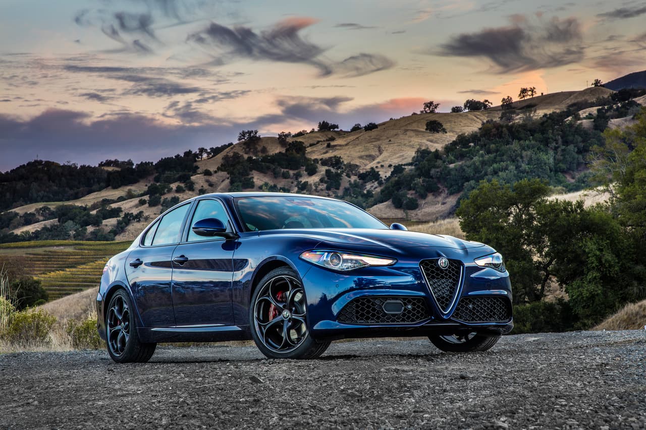 <b>Segmento:</b> Sedán
<br>
<b>Tamaño:</b> Compacto de lujo
<br>
<b>Vehículo:</b> Alfa Romeo Giulia
<br>
<b>% de inventario del 2019:</b> 32.8%