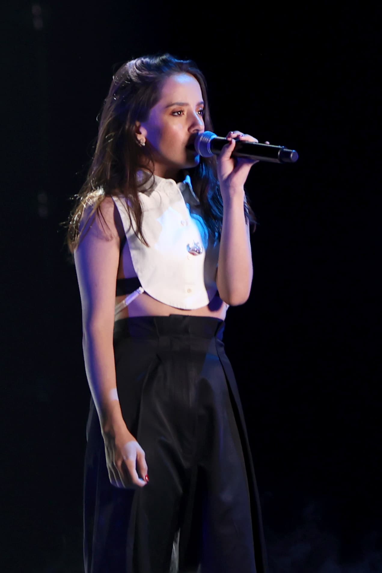 <b>CATEGORÍAS: </b>La Nueva Generación – Femenina y Mejor Canción en Pareja ('Índigo' con Camilo).
<br>