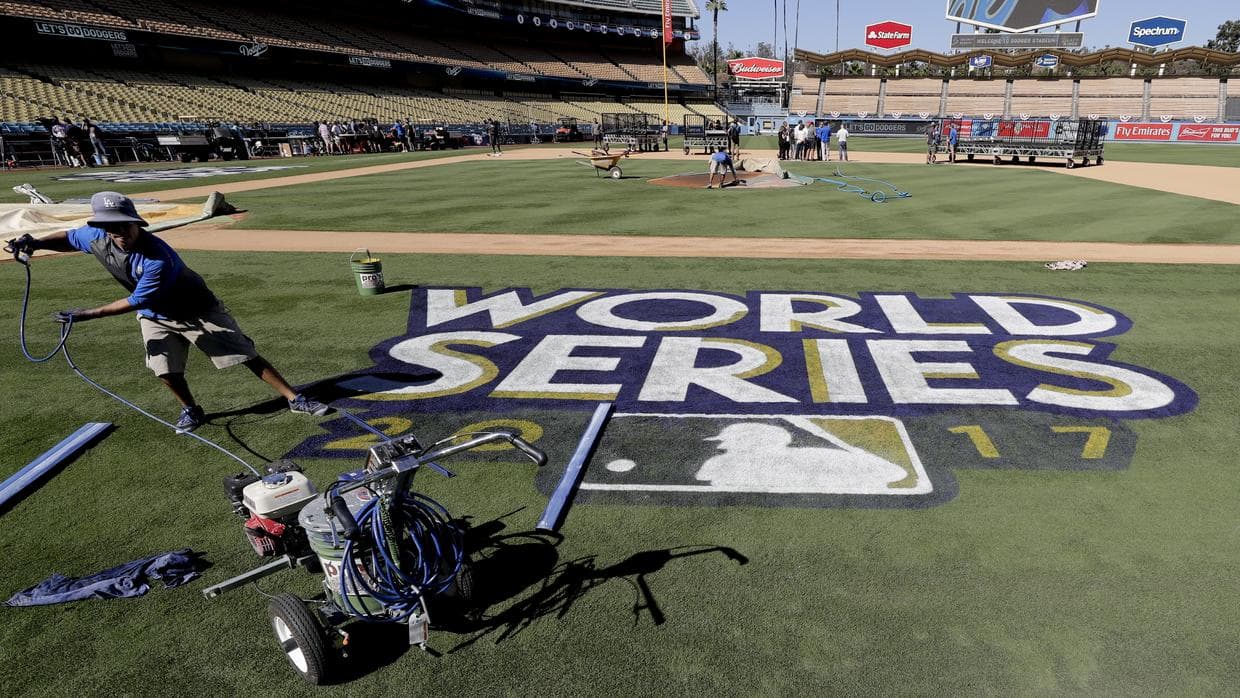 MLB planea tener Serie Mundial antes de segunda ola de coronavirus