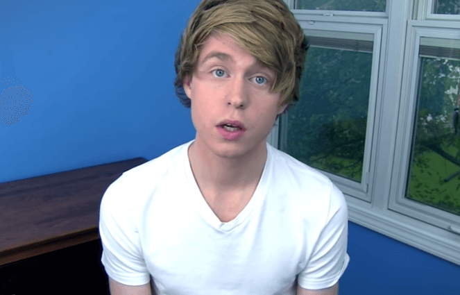 Arrestan en Chicago a estrella de YouTube acusado de pornografía infantil