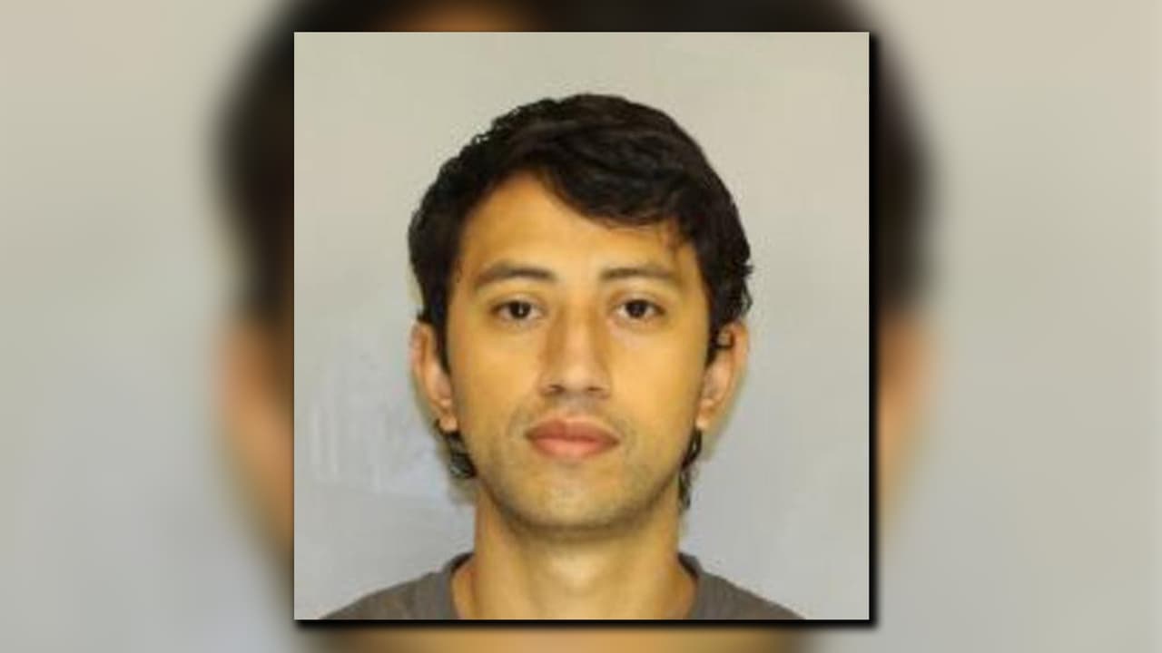 Tras pagar la fianza quedó en libertad el activista hispano acusado de amenazas terroristas contra la policía