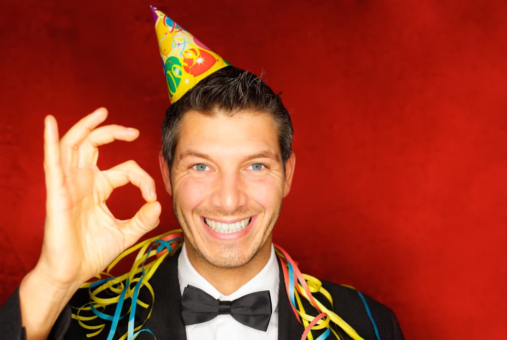 Febrero siempre es uno de los meses más esperados por ti pues muchos acuarianos están de cumpleaños y otros se alegran ante las perspectivas de un día del amor intenso, divertido. Cuando termine tu ciclo anual el día 18 o 19 según donde vivas inicias tu "nuevo año de vida", doce meses de oportunidades, alegrías y dinamismo.