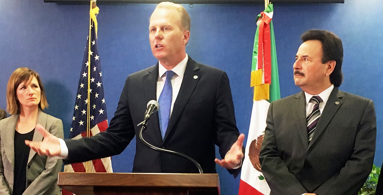 Alcaldes de San Diego y Tijuana evitan hablar del conflicto entre Trump y Peña Nieto