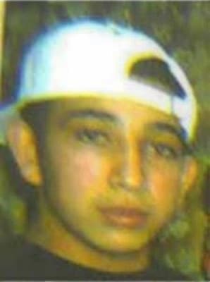 La página oficial del FBI detalla que Edgardo Welchez-Marroquín es buscado por su presunta participación en el asesinato de un hombre en el municipio de Skippack, condado de Montgomery, Pensilvania, el 12 de febrero de 2007. El 13 de febrero de 2007, la policía del estado de Pennsylvania descubrió el cuerpo de la víctima cubierto con múltiples puñaladas. Las autoridades creen que Welchez-Marroquin, quien fue visto por última vez en México, puede estar actualmente en Guatemala.