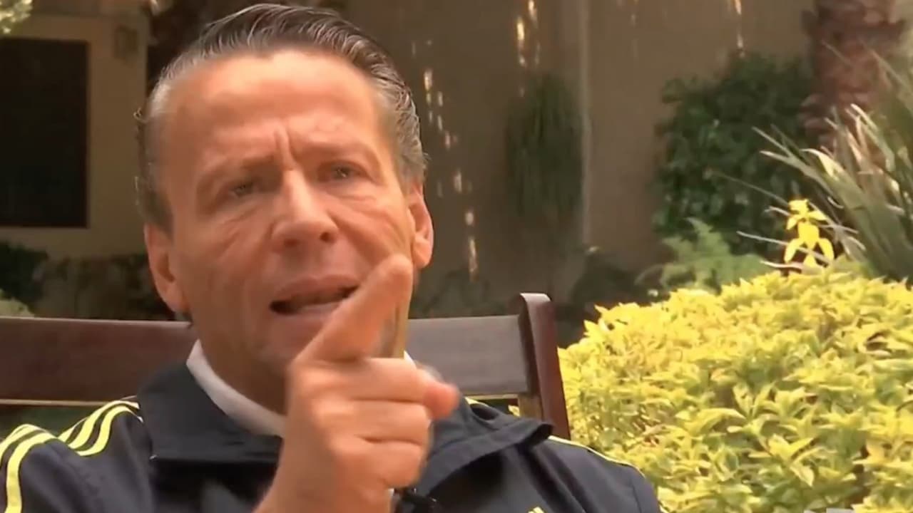 Además, usuarios de Internet recuerdan al también conductor por sus momentos más polémicos, mismos que lo han llevado a estar bajo la mirada de los reflectores en más de una ocasión.