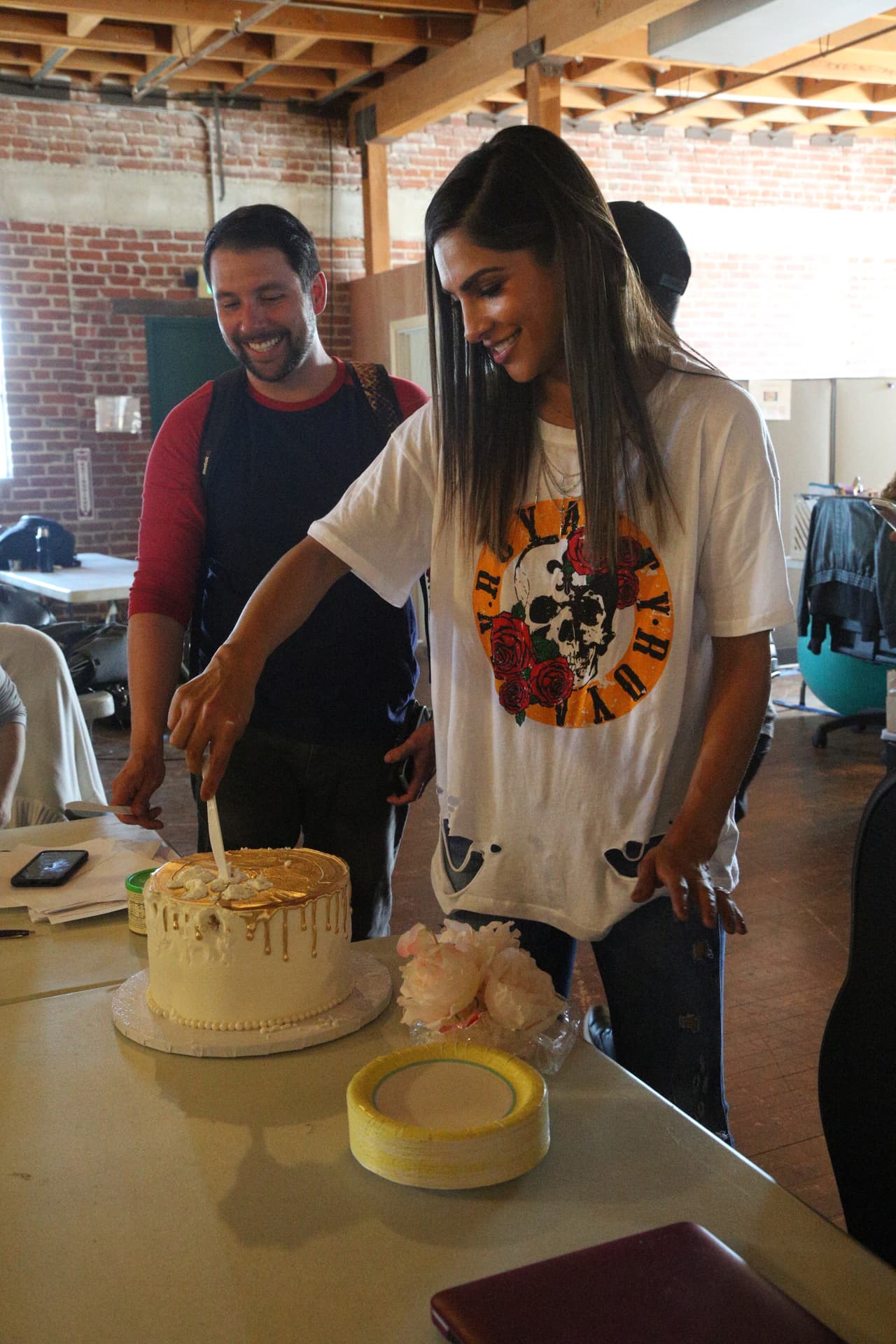 Alejandra no se puede quejar porque sus 30 años llegaron con muchas sorpresas, incluyendo un mensaje de su ídolo Julión Álvarez. 
<b><a href="http://www.univision.com/shows/la-reina-de-la-cancion/tienes-que-ver-el-video-que-julion-alvarez-le-envio-a-alejandra-espinoza-video" target="_blank">Mira el video.</a></b>