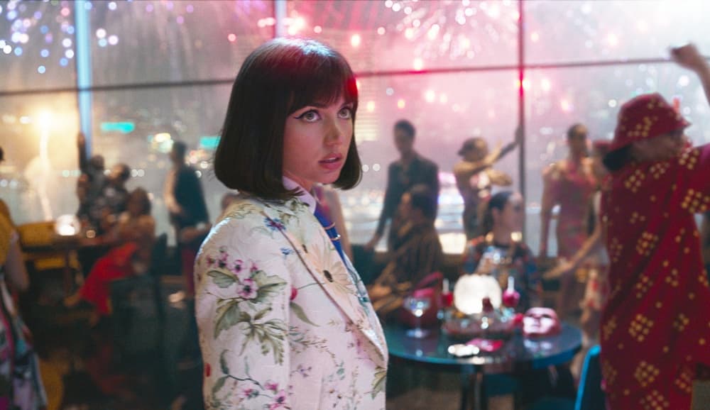 Ana de Armas en 'El hombre gris' de Netflix