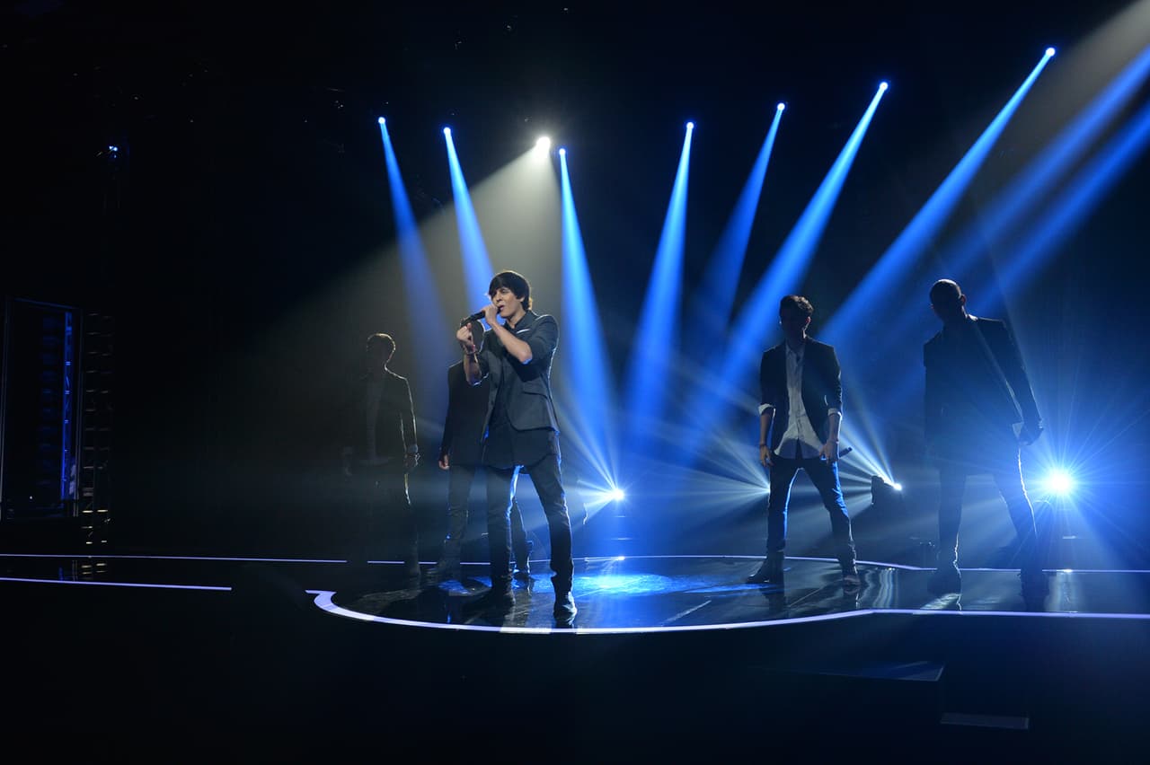 We all love CNCO! Eric, Zabdiel, Christopher, Joel y Richard cantaron sus éxitos "Tan fácil" y "Quisiera", si te perdiste la presentación
<a href="http://www.univision.com/shows/la-banda/cnco-regreso-a-la-banda-y-canto-tan-facil-y-quisiera-video" target="_blank"><b>aquí </b></a>la puedes ver una y otra vez.
