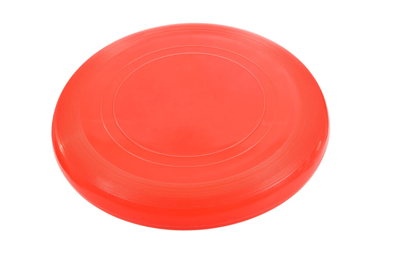 <b>Frisbee. </b>Todo comenzó cuando unos estudiantes de Yale jugaban a lanzarse los platos de tarta de una empresa local llamada Frisbie Baking. Al parecer, se decían unos a otros “Frisbie” para avisar de que llegaban los platos. Tiempo después se creó la version en plástico y se renombró Frisbee. Desde principios de los años 60 se han vendido millones de unidades, y lo que queda por venir.