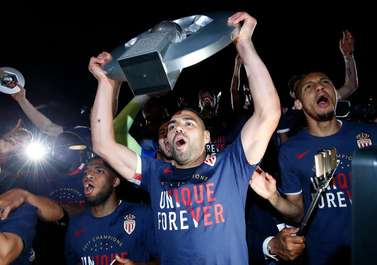 El 'Tigre' Falcao se perdió el Mundial de Brasil 2014 por una lesión de ligamentos jugando para el Mónaco. Se recuperó, pero las dos primeras temporadas fueron un desastre en la Premier League con Manchester United y Chelsea. Regresó al Principado y ha vuelto a ser figura.