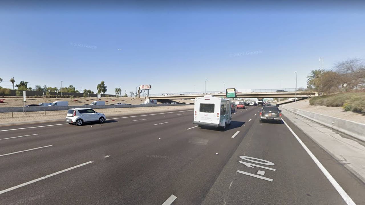 El Departamento de Seguridad Pública de Arizona (AZDPS, por sus siglas en inglés) respondieron a una llamada de disparos
<a href="https://goo.gl/maps/RvEQ7KmkcjfGK3sK6" target="_blank">en la Interestatal 10 cerca de la avenida 43 el 10 de abril</a>.
<br>