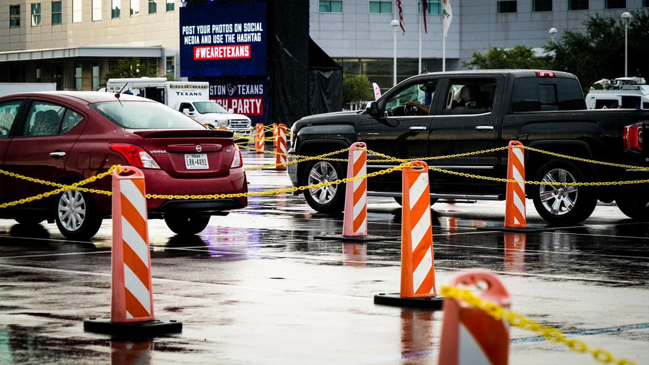 "Todos queremos volver a algún tipo de normalidad manteniendo la seguridad" dijo el 
<a href="https://www.univision.com/temas/sylvester-turner">alcalde Turner, </a>quien aseguró que la autorización de que ciertos eventos cuenten con público se tendrá que estudiar y analizar antes.